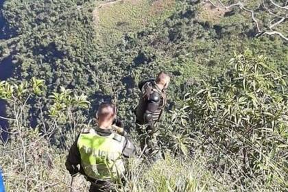 Eduardo Contreras resbaló cuando tomaba imágenes del paisaje en Colombia, cayó al abismo y fue hallado con vida cuatro días después por policías y bomberos locales