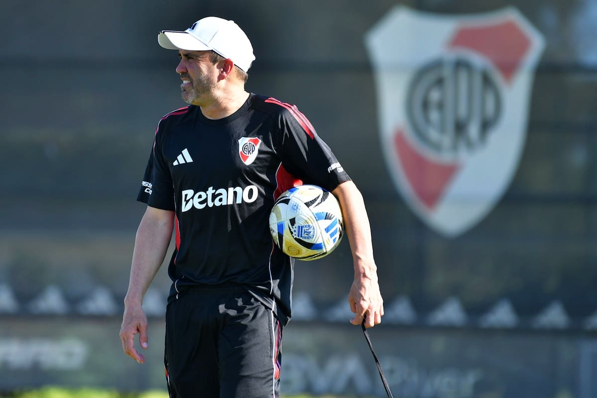 Eduardo Coudet, al frente de su primera práctica al frente del plantel de River