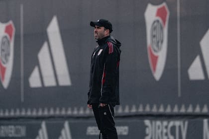Eduardo Coudet no encuentra respuestas en sus jugadores, pero les dio un mensaje de aliento