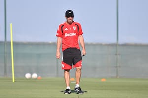 Mientras el plantel mira con otros ojos a Coudet, el presidente acelera para comprar más jugadores