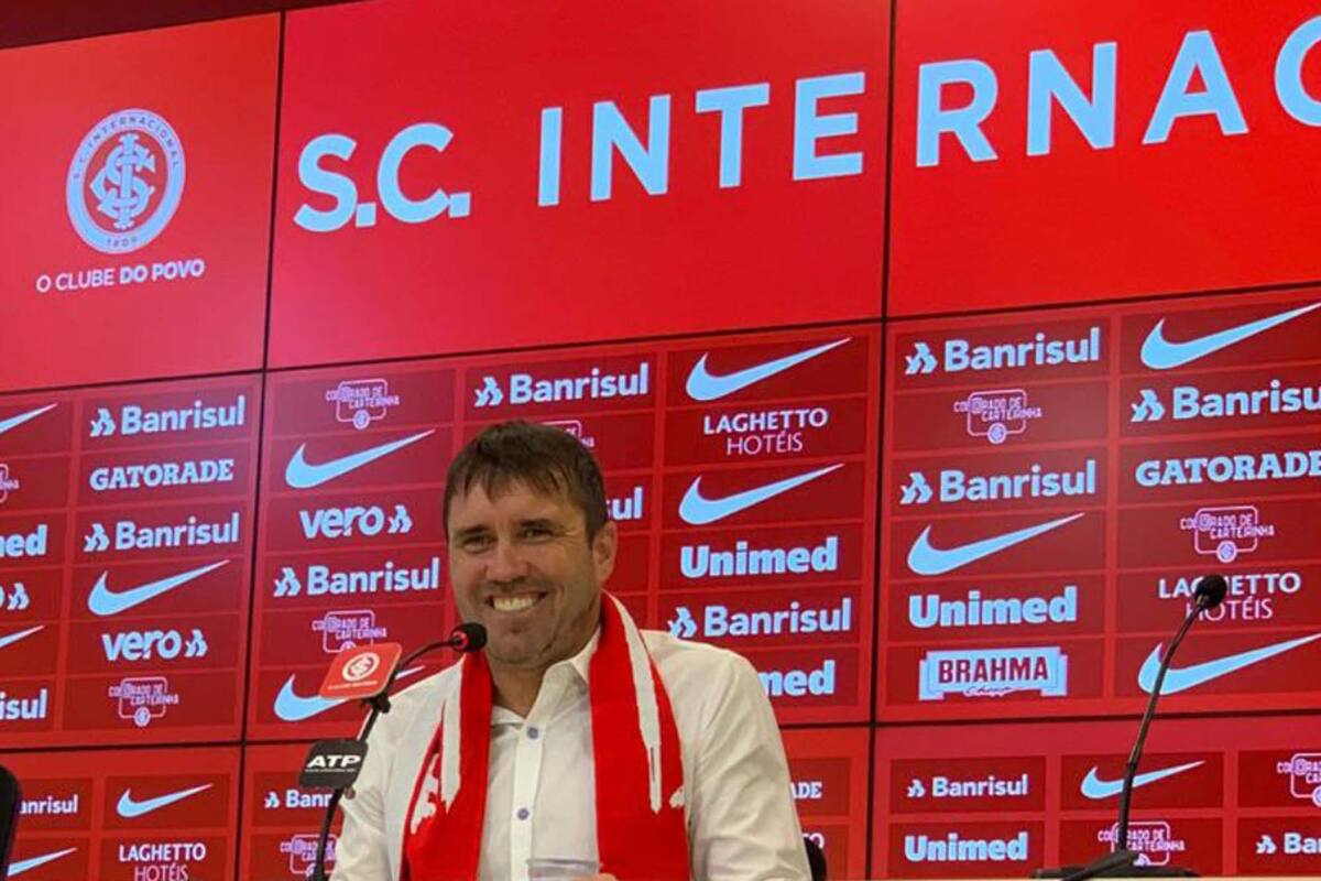 Eduardo Coudet ya dio los primeros lineamientos de cómo jugará Inter de Porto Alegre