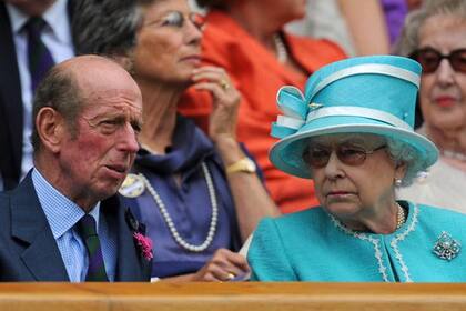 Eduardo de Kent y la reina Isabel II del Reino Unido