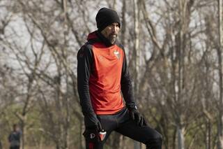 Eduardo Domínguez recupera jugadores para el debut del campeón Colón ante River