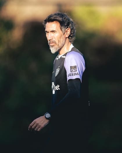 Eduardo Domínguez en el entrenamiento post clasificación ante Santos