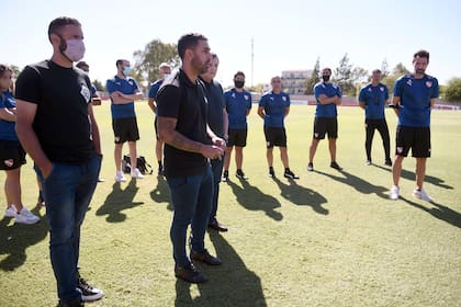 Eduardo Dominguez y Daniel Montenegro se enfrentan a un desafío gigantesco por armar un plantel competitivo en Independiente
