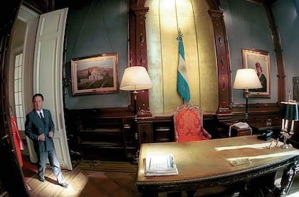 Eduardo Duhalde, el último de la saga: el vaso siempre presente