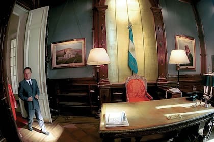 Eduardo Duhalde, el último de la saga: el vaso siempre presente