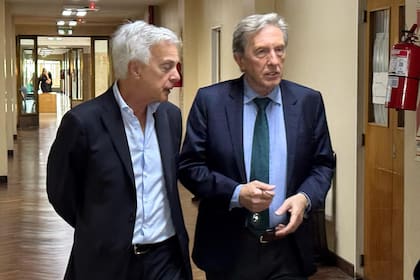 Eduardo Fara y Martín Irursun llegan para una reunión en el segundo piso en comodoro Py para ver si le otorgan la licencia al juez Ariel Lijo