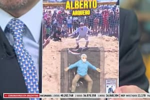 Eduardo Feinmann llevó al estudio un juguete creado recientemente, que replica la figura del presidente Alberto Fernández en posición de arquero