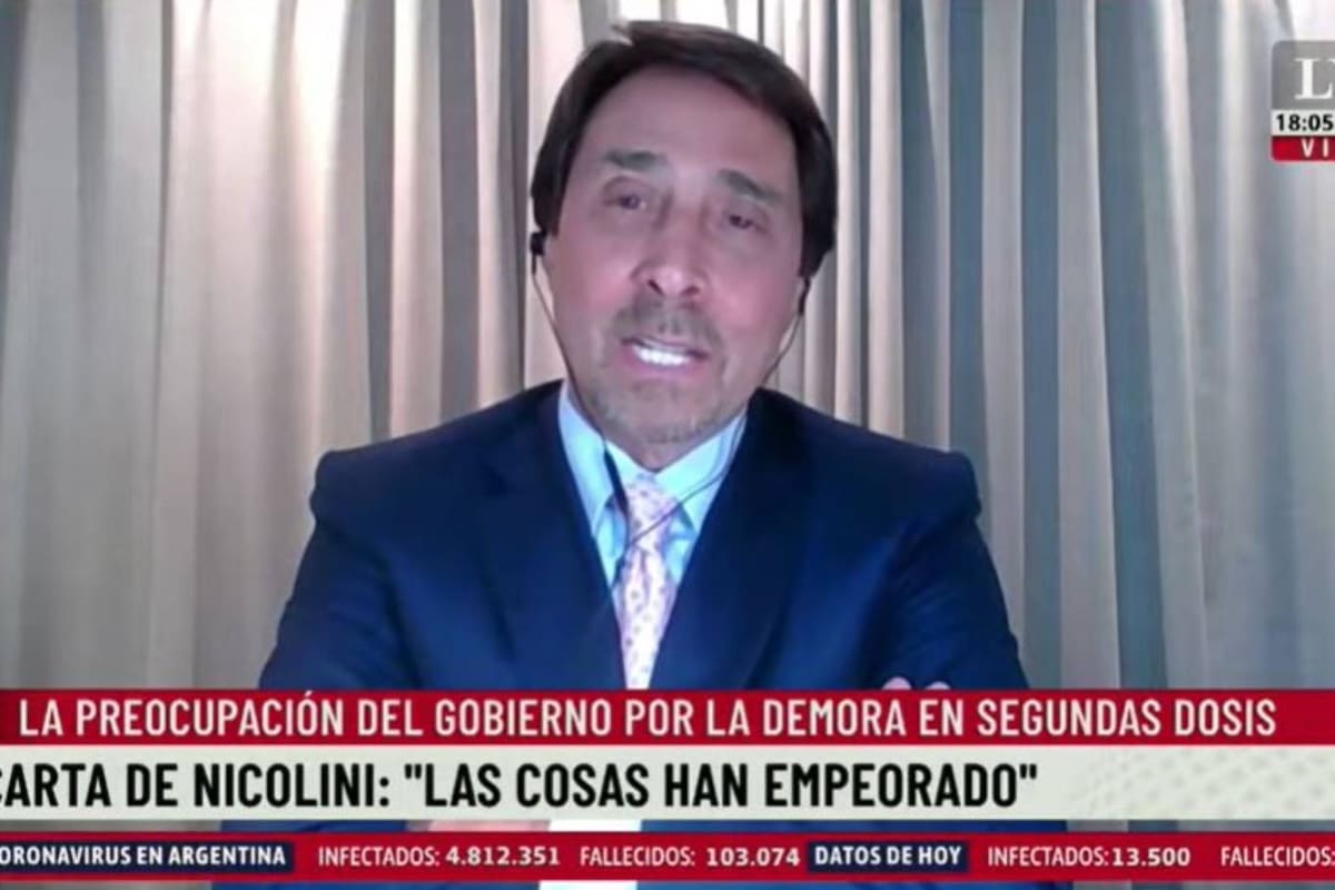 Eduardo Feinmann retornó a su programa luego de más de dos semanas de ausencia, pero lo hizo desde su casa, donde cumple cuarentena por venir del exterior