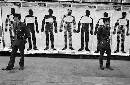 Eduardo Gil, Siluetas y canas. El Siluetazo. Buenos Aires 21/22 de setiembre 1983, 1983