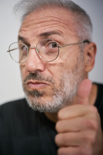 Eduardo Husni: "El programa de lucha que siempre soñé fue 100% lucha. Estuvimos cinco años, hicimos 200 programas, 200 shows desde La Quiaca a Ushuaia.. Después cambió la gerencia de Telefe y se terminó un programa que funcionaba bien y era un buen negocio. Estuve un año boyando, presenté proyectos, no salió nada y finalmente me fui"