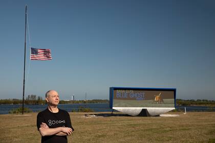 Eduardo Kac, el 14 de enero, en el Kennedy Space Center de Cabo Cañaveral, en Florida, horas antes del lanzamiento al espacio de su escultura
