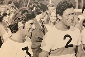 Eduardo Moore junto con el Príncipe Carlos, durante una temporada en Inglaterra