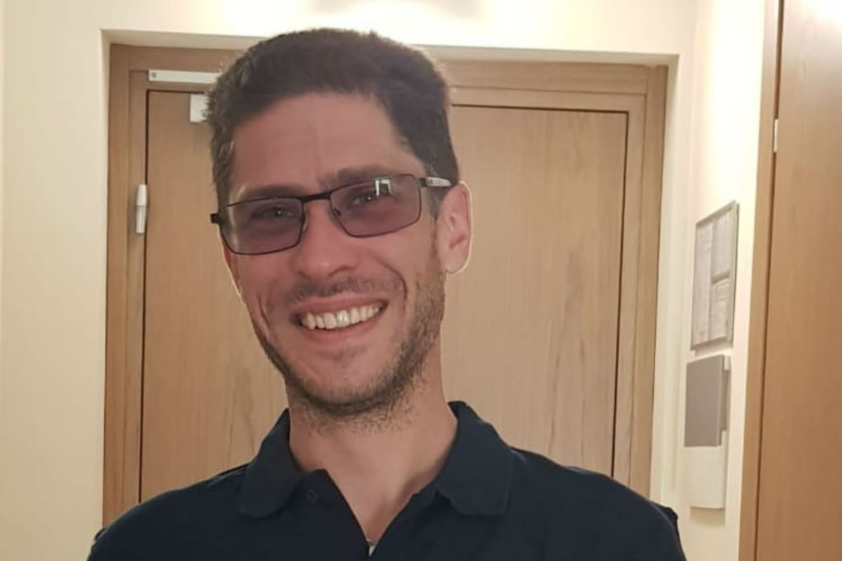 Eduardo Serra es médico especialista en terapia intensiva y coordinador de coordinador de Cucai en Tierra del Fuego. Se encargó de trasladar los órganos para un trasplante a un avión de Aerolíneas Argentinas