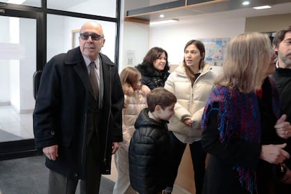 Eduardo Sosa, al llegar al Tribunal Superior de Justicia con su familia