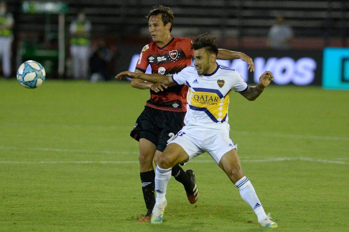 Eduardo Toto Salvio frente a Newells por la 2da fecha del torneo.