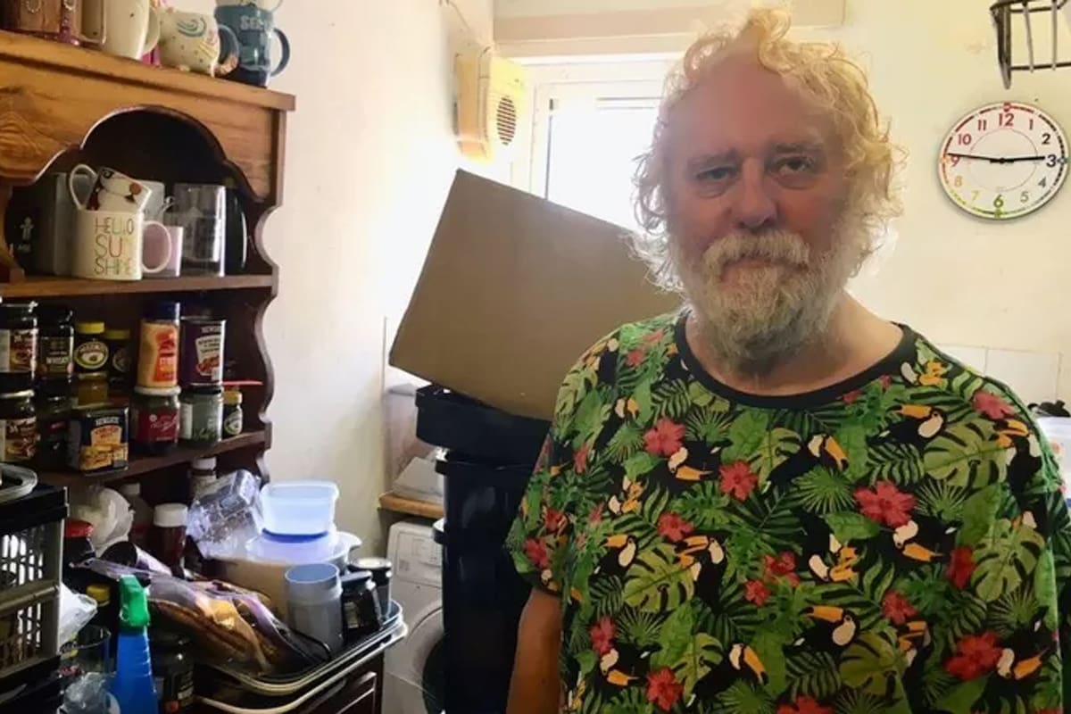 Edward Brown, acumulador compulsivo