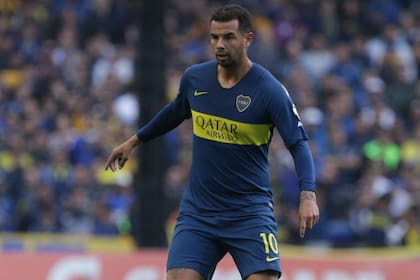 Edwin Cardona, con el aval de Riquelme, llega para tener su desquite en Boca; estuvo entre 2017-2018 con Guillermo Barros Schelotto como DT: jugó 46 partidos oficiales, anotó 11 goles y ganó un título, pero al final de su ciclo perdió protagonismo