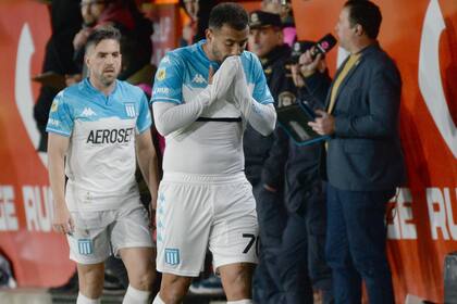 Edwin Cardona se fue a Colombia y muchos aseguran que ya no jugará más en Racing.