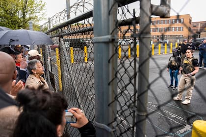 EEUU: Alcalde de Newark es arrestado en centro de detención de inmigrantes donde protestaba