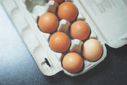 EE.UU. enfrenta precios récord y escasez de huevos, uno de los productos más básicos de la canasta familiar