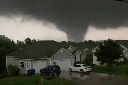 Vista del potente tornado que azotó Missouri