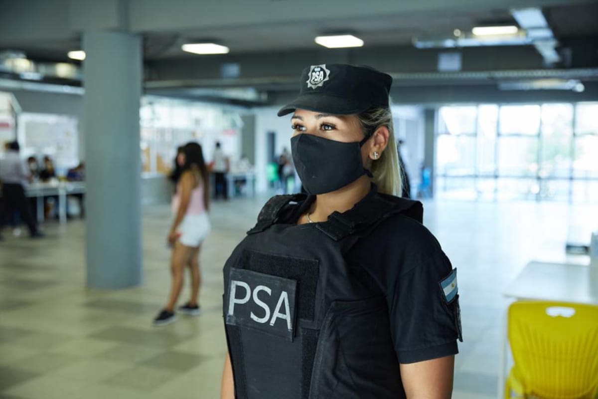 Efectivos de la Policía de Seguridad Aeroportuaria tendrán uniformes unisex