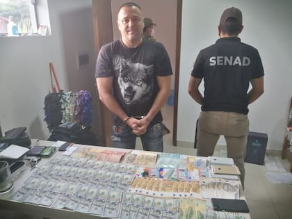 Efectivos de la SENAD de Paraguay detuvieron al exsoldado Viktor Melnyk, acusado de ser parte de una organización a la que le secuestraron 947 kilos de cocaína.