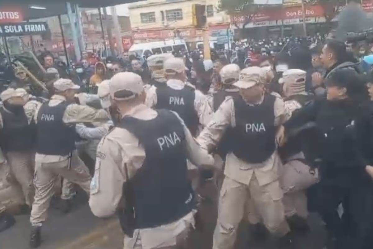 Efectivos de Prefectura y Policía Federal chocan con efectivos de la policía de Misiones: hubo trompadas y forcejeos