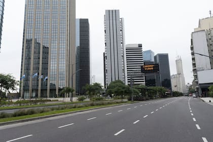 Efecto coronavirus: el aislamiento redujo el tránsito en macro y microcentro porteños