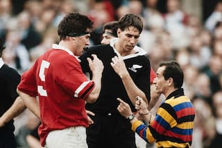 Mide 1,60m, dirigió entre gigantes y fue el primer referí argentino en un Mundial: "El rugby me costó mucha plata"