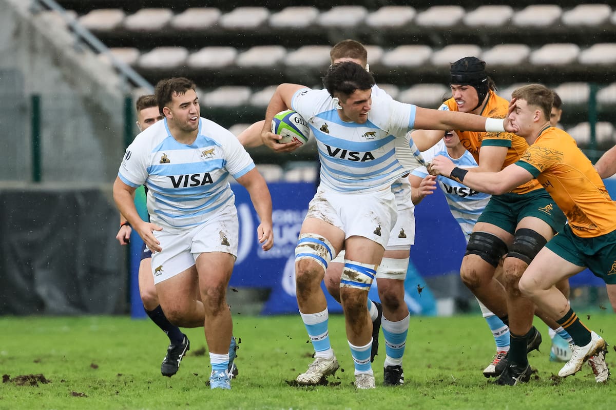 Efraín Elías, en acción con los Pumitas frente a Australia, en el reciente Mundial Sub 20