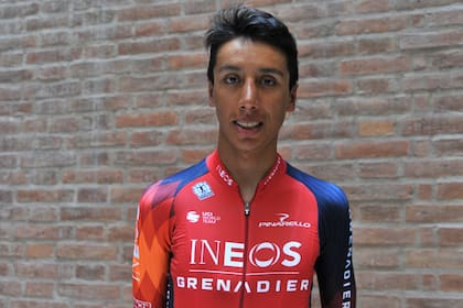 Egan Bernal, en San Juan, donde es una de las principales atracciones de la Vuelta a la provincia