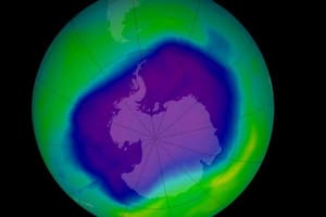 Eh 1985, los científicos encontraron un "hueco" en la capa de ozono como consecuencia de los gases CFC