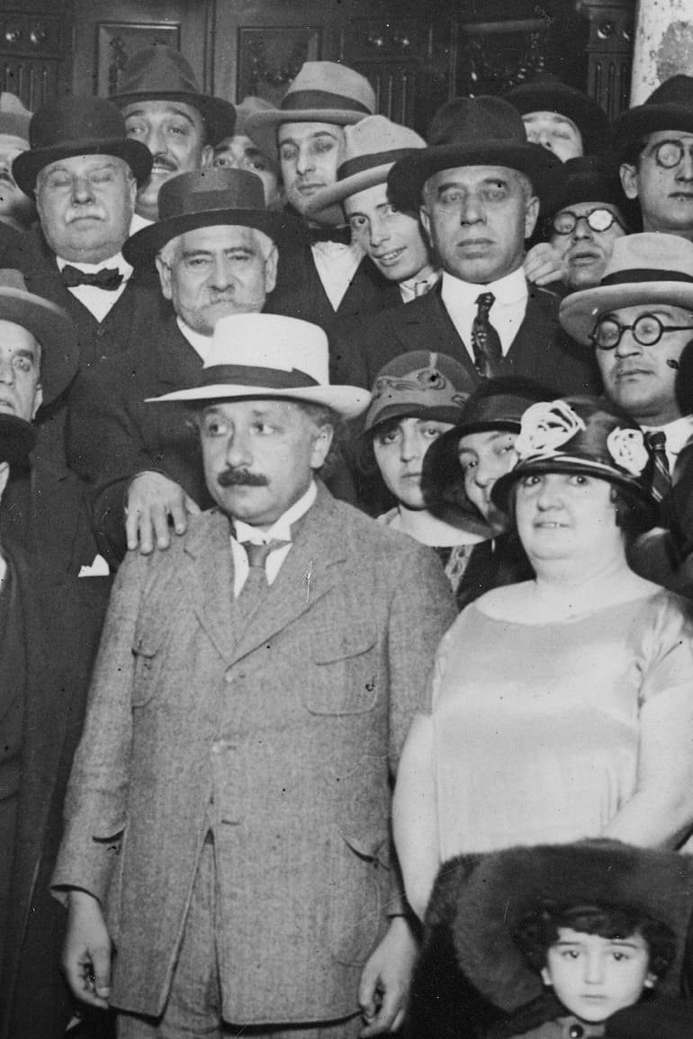 Einstein tuvo una agenda muy intensa durante su visita en 1925. Estuvo en Buenos Aires, Córdoba y La Plata.