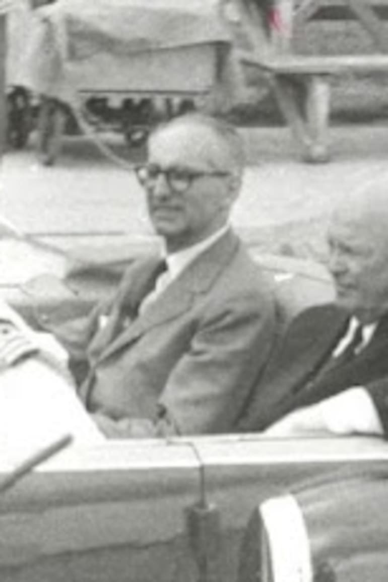 Eisenhower y Frondizi recorren la ciudad en un Cadillac