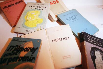 Ejemplares de los primeros libros de Bioy