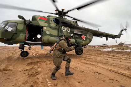 Ejercicios militares rusos en Bielorrusia. (Russian Defense Ministry Press Service via AP, File)