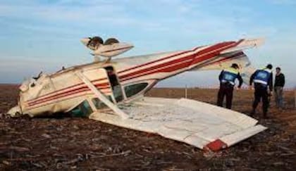 El 10 de septiembre de 2008, poco después de despegar de Paraná rumbo a Córdoba, la avioneta en la que viajaba Alfredo De Angeli cayó a tierra