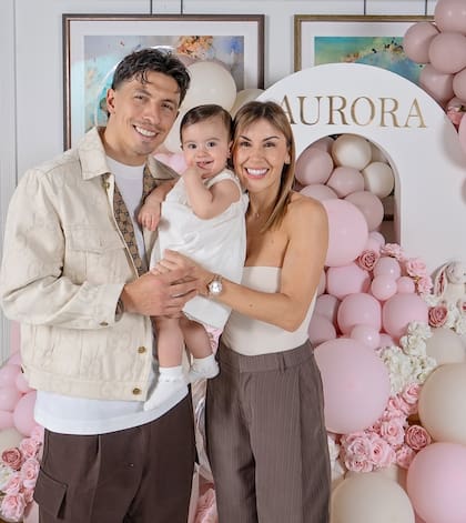 El 14 de marzo de 2025, la pareja le dio la bienvenida a su hija Aurora (Foto: Instagram @lopezbenitezmuri)