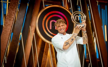 El 19 de marzo de 2026, Ian Lucas se consagró ganador de MasterChef Celebrity tras imponerse en la final frente a Sofía “La Reini” Gonet