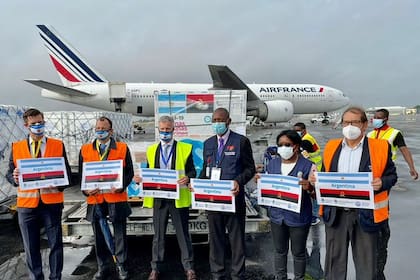 El 2 de diciembre arribaron a Angola las 350.000 dosis de AstraZeneca donadas por la Argentina