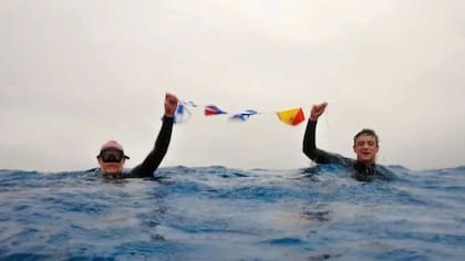 El 20 de marzo de 2024, el explorador británico Chris Brown y su hijo Mika Brown se habrían convertido en las primeras personas en nadar en el Punto Nemo