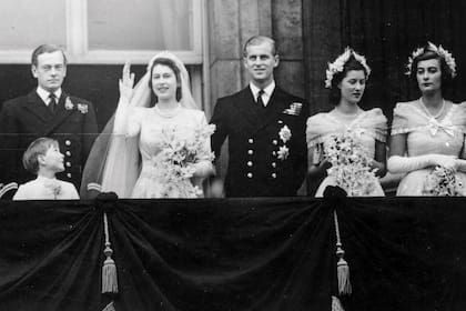 El 20 de noviembre de 1947, la familia real en el balcón del Palacio de Buckingham después de la boda de la entonces princesa Isabel con el príncipe Felipe. Lady Mountbatten es la última a la derecha.