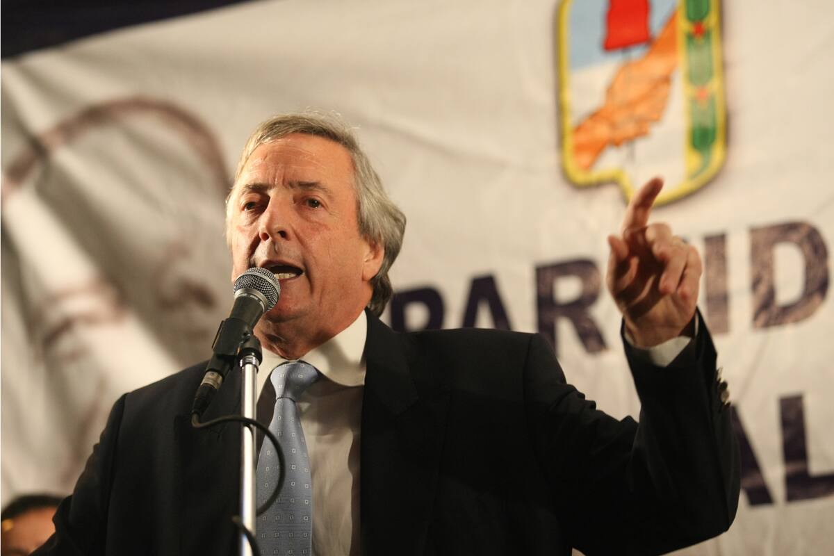 El 23 de abril de 2008, en la inauguración de un local del Partido Peronista en Ezeiza