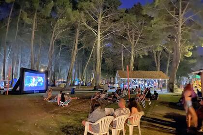 Las actividades deberán ser al aire libre y con distancia social