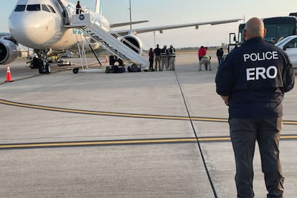 El 25 de diciembre fue deportado a México debido a la suspensión de los vuelos a Venezuela
