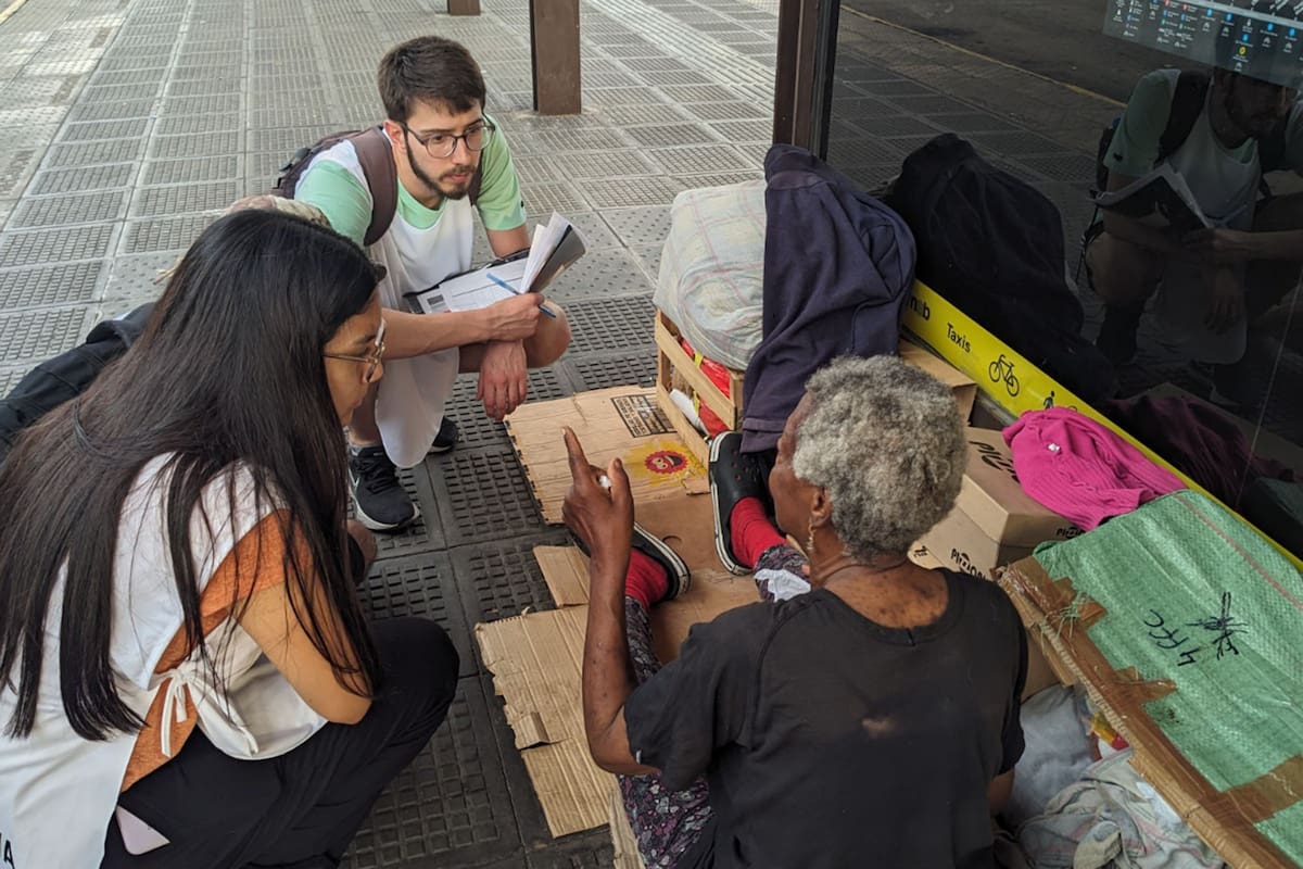 El 25% dijo estar en la calle por haberse peleado con su familia, un 12% por no haber podido pagar un alojamiento y un 12% por un tema de consumos problemáticos