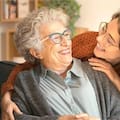 Las mejores frases para enviar por WhatsApp por el Día de la Suegra